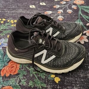 New Balance 860 v10 Wide Width